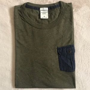 A&F matcha green tee